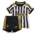 Juventus Barnkläder Hemma matchtröja till baby 2023-24 Kortärmad (+ Korta byxor) Billigt